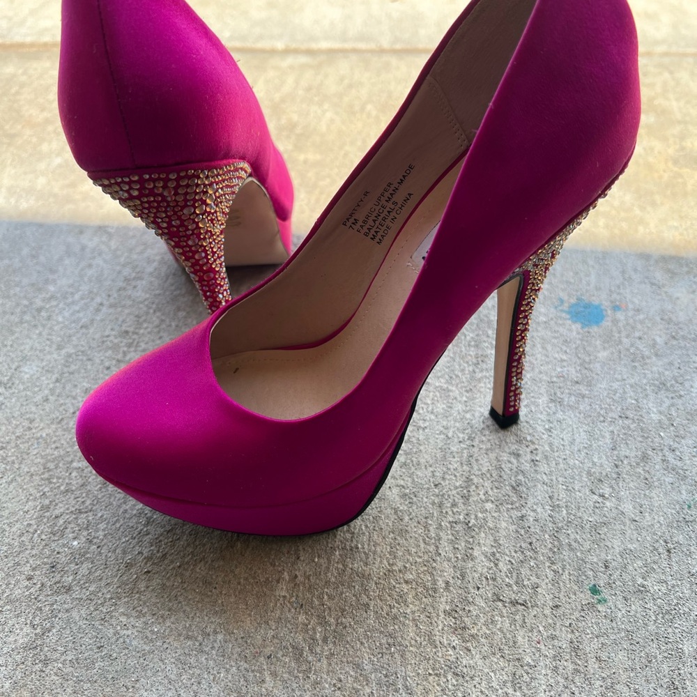 Super cute heels!!